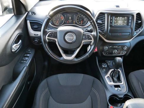 Used 2016 Jeep Cherokee Latitude image 9