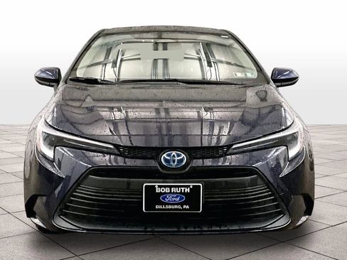 Used 2024 Toyota Corolla LE image 3