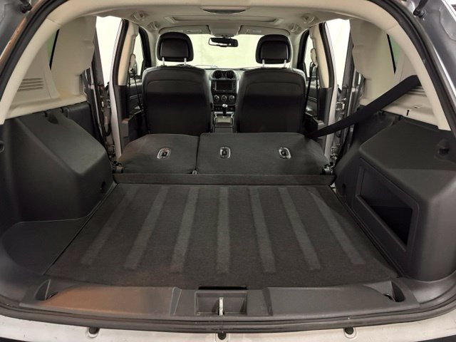 Used 2016 Jeep Compass High Altitude FWD image 12
