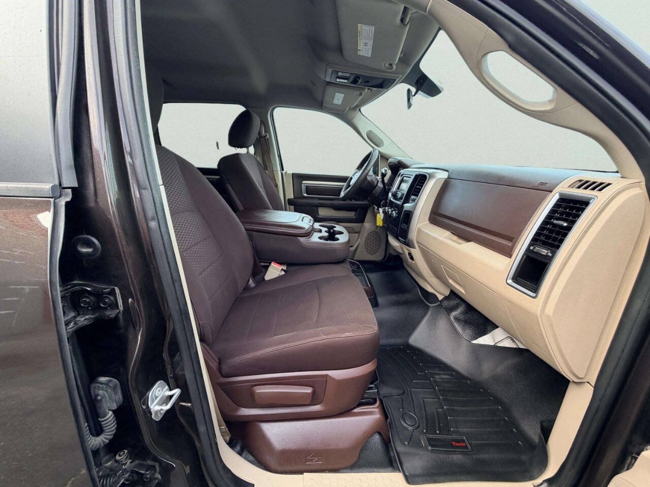 Used 2017 RAM 2500 SLT AWD/4WD image 26