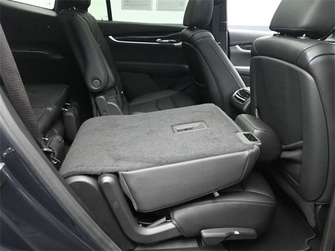 Used 2023 Cadillac XT6 Premium Luxury image 28