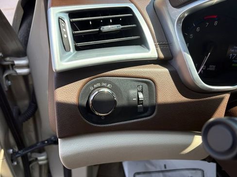 Used 2016 Cadillac SRX Luxury w/ Driver Awareness Package AWD/4WD image 20