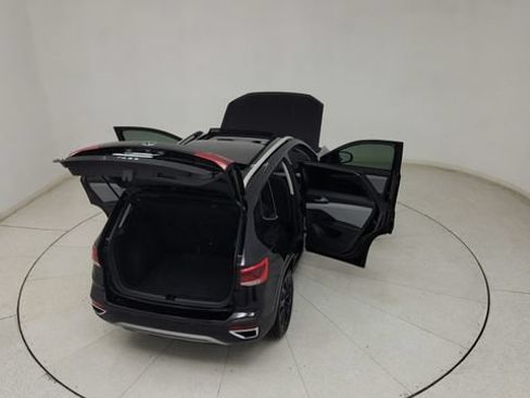 Used 2024 Volkswagen Taos SE FWD image 34