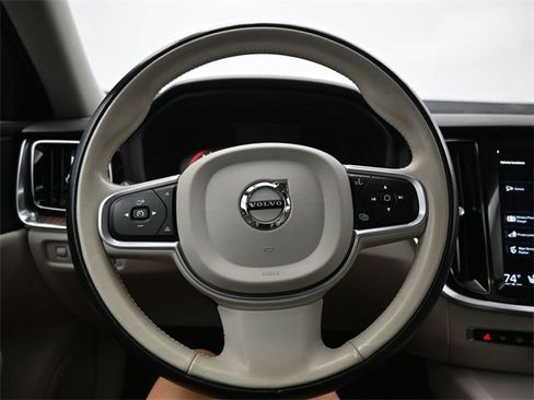 Used 2022 Volvo S60 B5 Momentum w/ Premium Package image 23