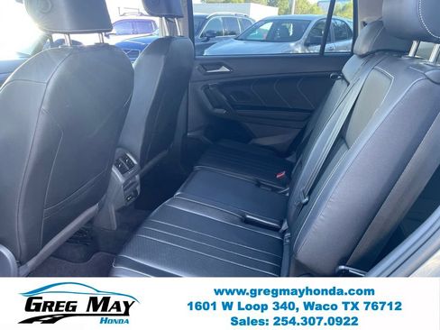 Used 2024 Volkswagen Tiguan SE w/ Panoramic Sunroof Package FWD image 26