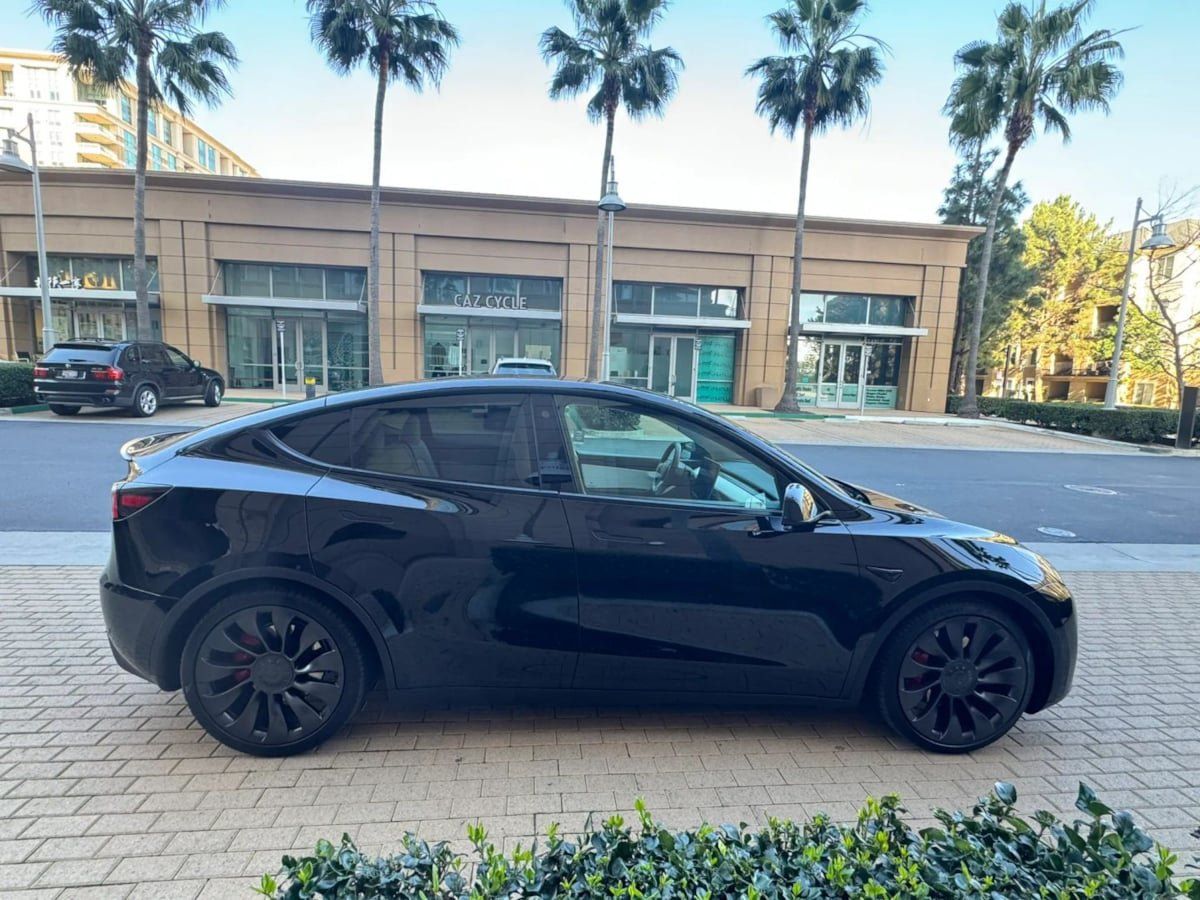 Used 2023 Tesla Model Y Long Range AWD/4WD image 8