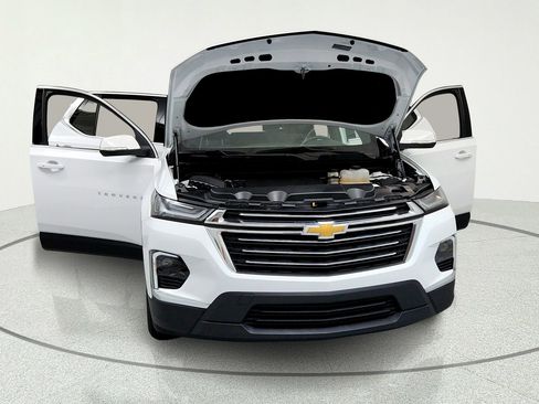Used 2023 Chevrolet Traverse LT FWD image 15