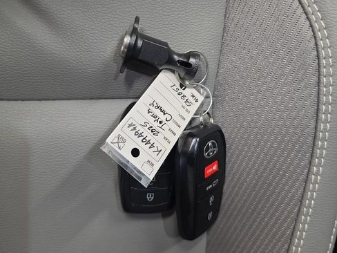 Used 2025 Toyota Camry SE w/ Convenience Package FWD image 36