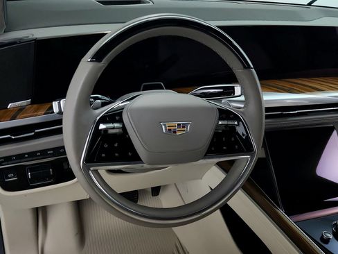 Used 2025 Cadillac Escalade Sport Platinum w/ LPO, ONYX Package AWD/4WD image 18