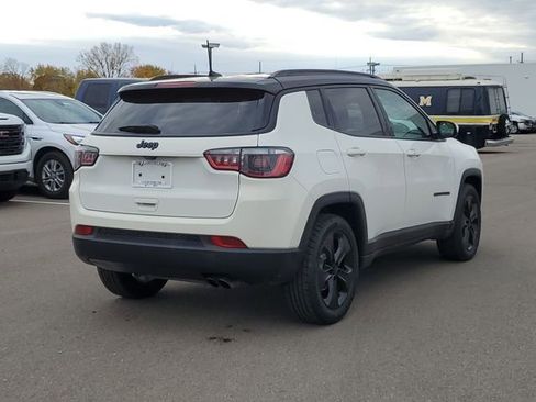 Used 2021 Jeep Compass Latitude image 3