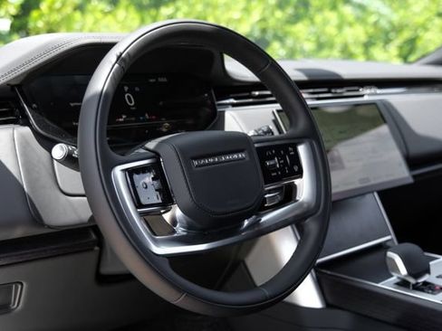 New 2026 Land Rover Range Rover SE AWD/4WD image 17