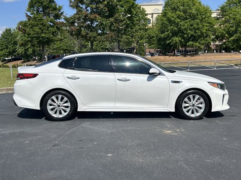 Used 2018 Kia Optima S w/ Panoramic Sunroof Package FWD image 10