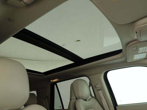 Used 2021 Lincoln Navigator Reserve w/ Luxury Package image 8