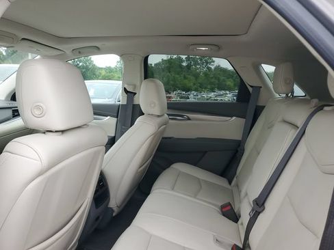 Used 2018 Cadillac XT5 Luxury w/ Driver Awareness Package AWD/4WD image 8