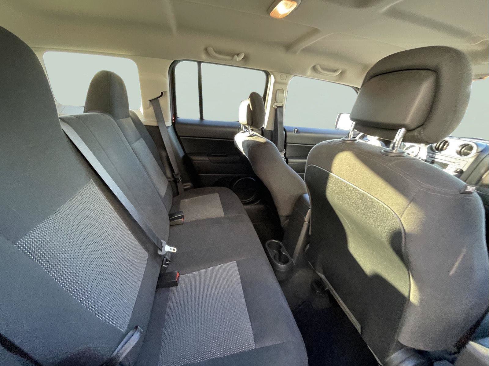 Used 2015 Jeep Patriot Latitude AWD/4WD image 20