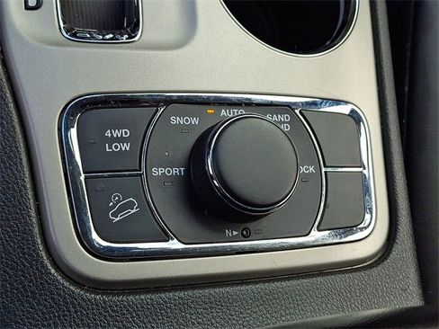 Used 2013 Jeep Grand Cherokee Limited image 28