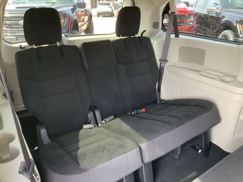Used 2019 Dodge Grand Caravan SE w/ UConnect Hands-Free Group FWD image 42