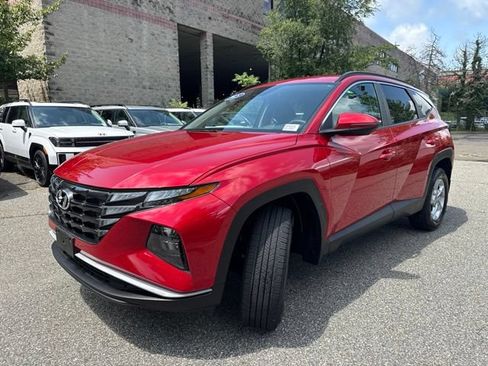 Used 2023 Hyundai Tucson SEL w/ Winter Package AWD/4WD image 3