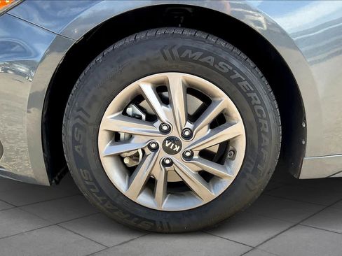 Used 2020 Kia Optima LX image 10