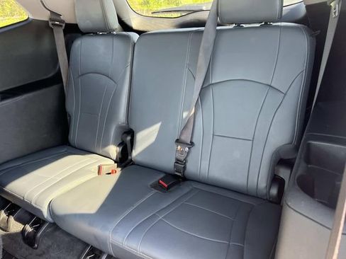 Used 2019 Buick Enclave Essence AWD/4WD image 15
