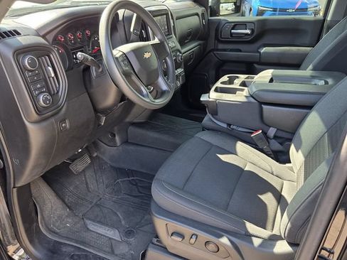 Used 2024 Chevrolet Silverado 2500 Custom w/ Custom Convenience Package AWD/4WD image 8