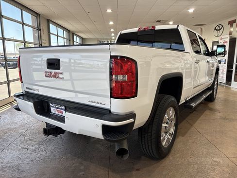 Used 2016 GMC Sierra 2500 Denali w/ Duramax Plus Package AWD/4WD image 2