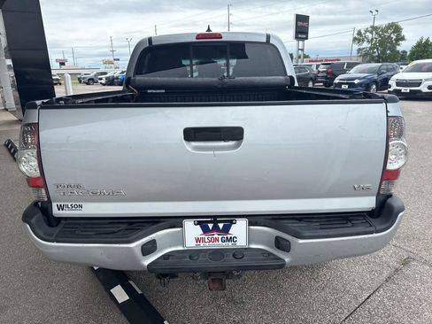Used 2012 Toyota Tacoma 4x4 Double Cab w/ TRD Sport Pkg image 4