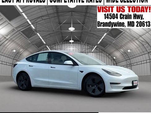 Used 2021 Tesla Model 3 Standard Range Plus image 1