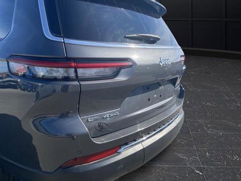 Used 2022 Jeep Grand Cherokee L Limited image 46