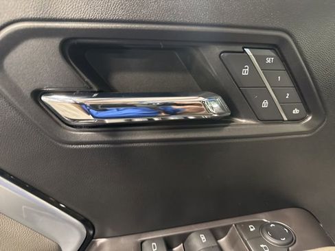 Used 2024 Chevrolet Colorado ZR2 w/ ZR2 Convenience Package III image 13