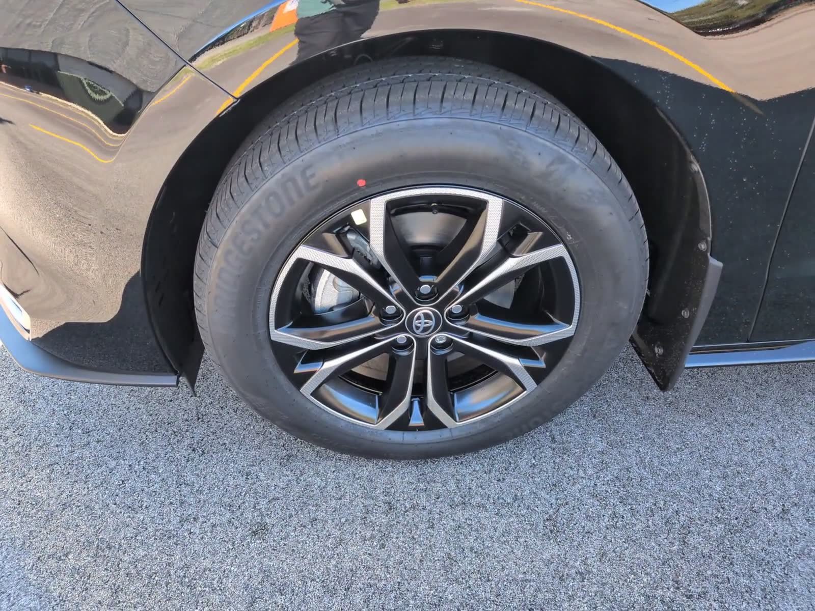 New 2026 Toyota Sienna Platinum AWD/4WD image 9