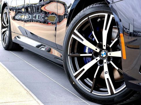 New 2026 BMW 550e xDrive w/ Executive Package image 2