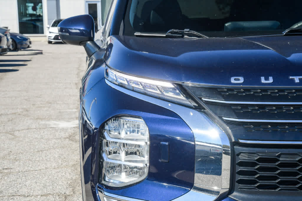 Used 2023 Mitsubishi Outlander SEL AWD/4WD image 4