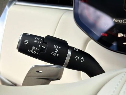 New 2026 Land Rover Range Rover SE image 30