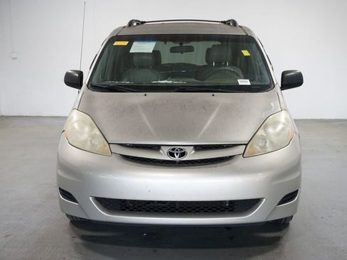 Used 2006 Toyota Sienna CE image 2
