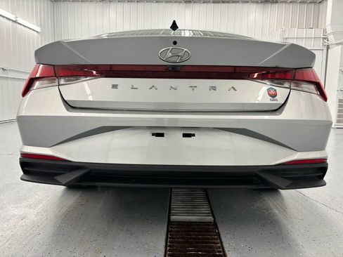 Used 2022 Hyundai Elantra SEL w/ Convenience Package image 5