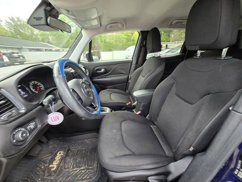 Used 2019 Jeep Renegade Altitude w/ Quick Order Package 2XM image 4