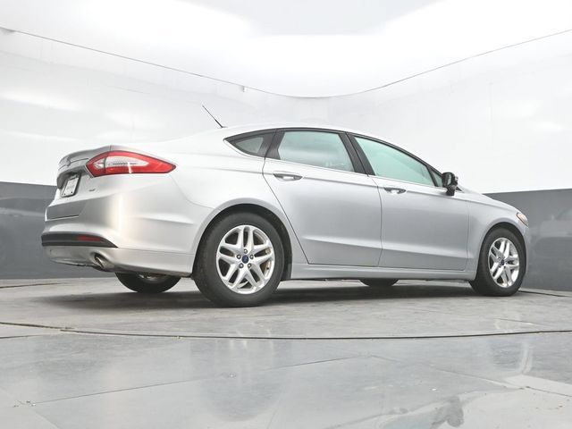 Used 2015 Ford Fusion SE FWD image 39