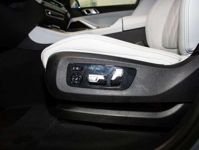 Used 2026 BMW X5 xDrive40i w/ M Sport Package AWD/4WD image 15