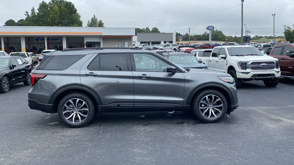 New 2027 Ford Explorer ST-Line w/ Premium Package RWD image 4