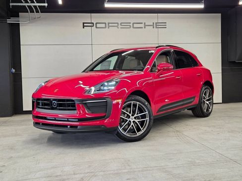Certified 2026 Porsche Macan AWD/4WD image 1
