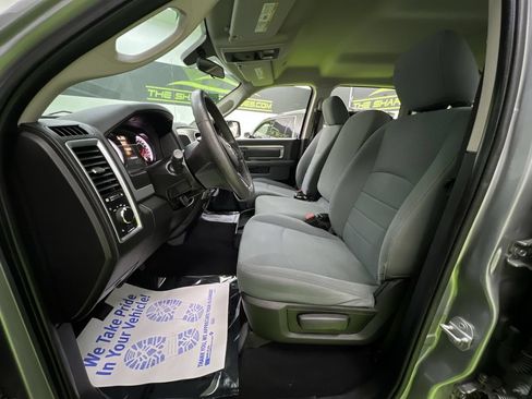 Used 2019 RAM 1500 Classic SLT AWD/4WD image 18