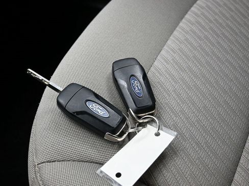 Used 2018 Ford Explorer 4WD w/ Class II Trailer Tow Package image 25