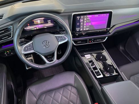 Certified 2024 Volkswagen Atlas Cross Sport SEL Premium R-Line image 20