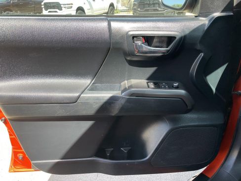 Used 2016 Toyota Tacoma TRD Sport w/ Towing Package RWD image 33