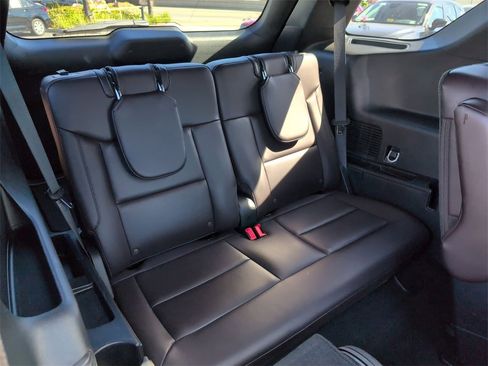 Used 2025 Ford Explorer Platinum w/ LUX Leather Package image 31