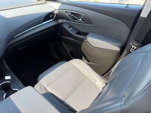 Used 2018 Chevrolet Traverse Premier w/ Driver Confidence II Package FWD image 20