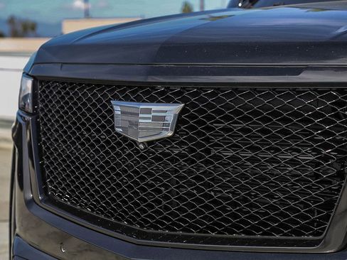 Used 2024 Cadillac Escalade V w/ LPO, ONYX Package image 6