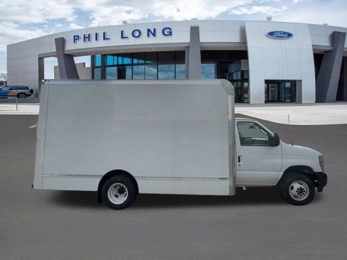New 2024 Ford E-450 and Econoline 450 Super Duty w/ Driver's Safety Package RWD image 9