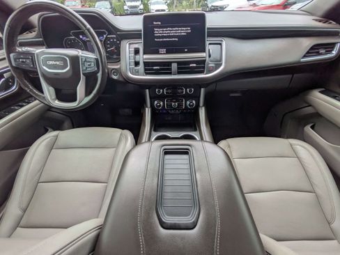 Used 2021 GMC Yukon XL SLT w/ SLT Premium Package AWD/4WD image 14